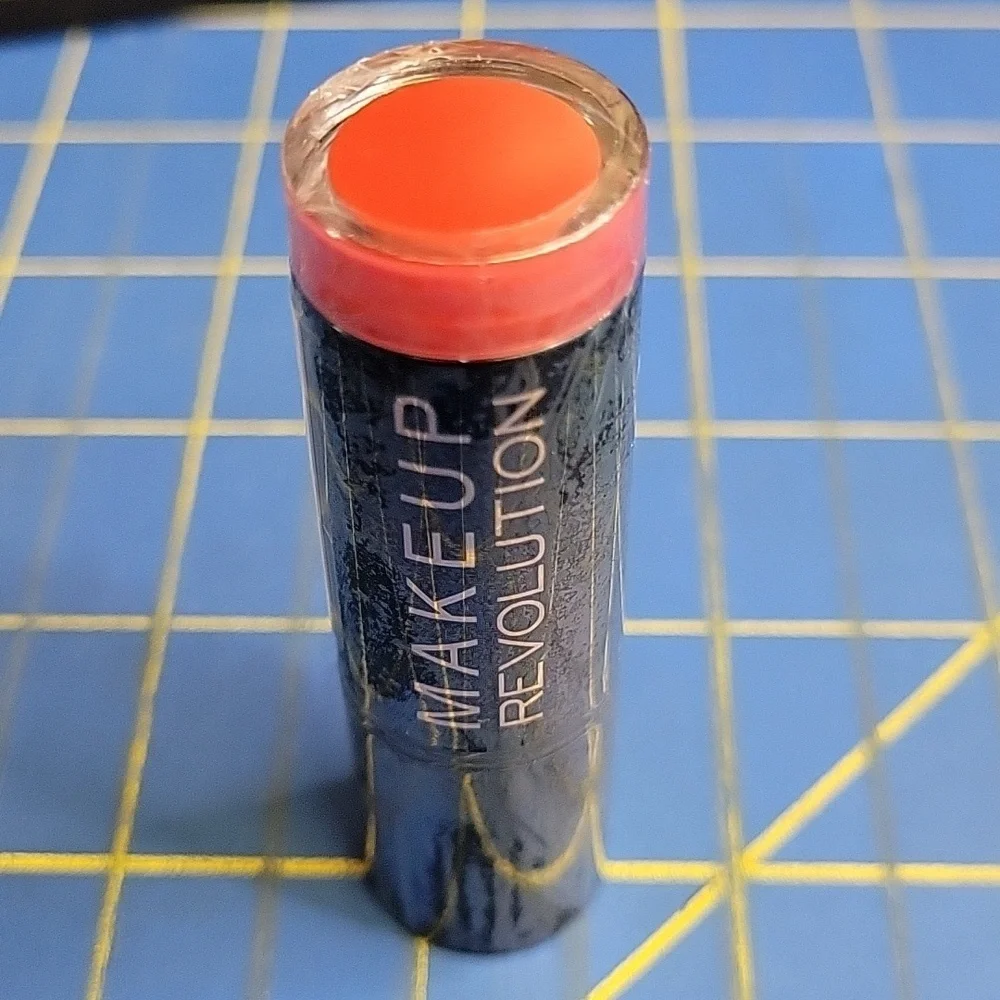 Makeup Revolution Lady Lipstick 3.2g New